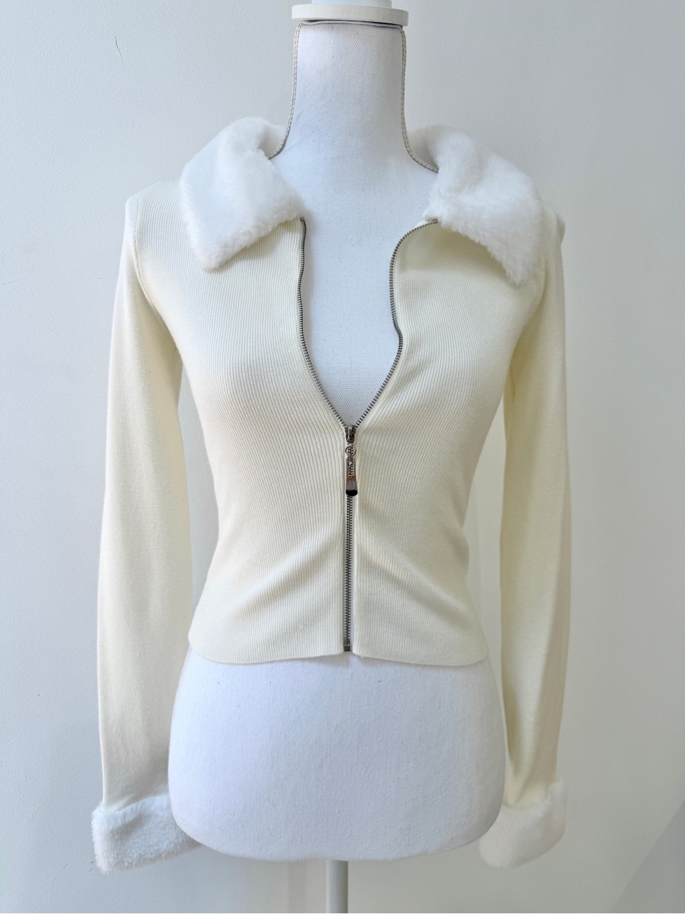 REVOLVE: Women's Ivory Zip-Front Faux-Fur Trim Sweater - Picture 2 of 2